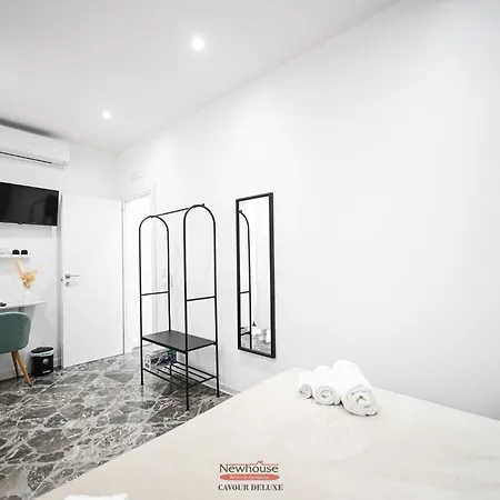 Newhouse Cavour Deluxe Affittacamere 3*
