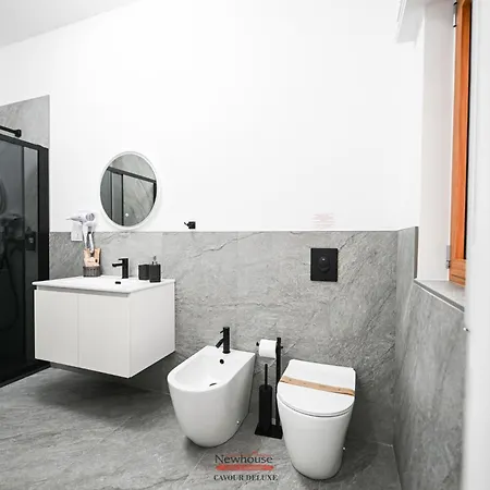 Newhouse Cavour Deluxe Affittacamere Bari