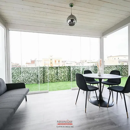 Newhouse Cavour Deluxe Casa de hóspedes