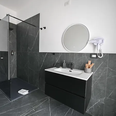Newhouse Cavour Deluxe Casa de hóspedes 3*
